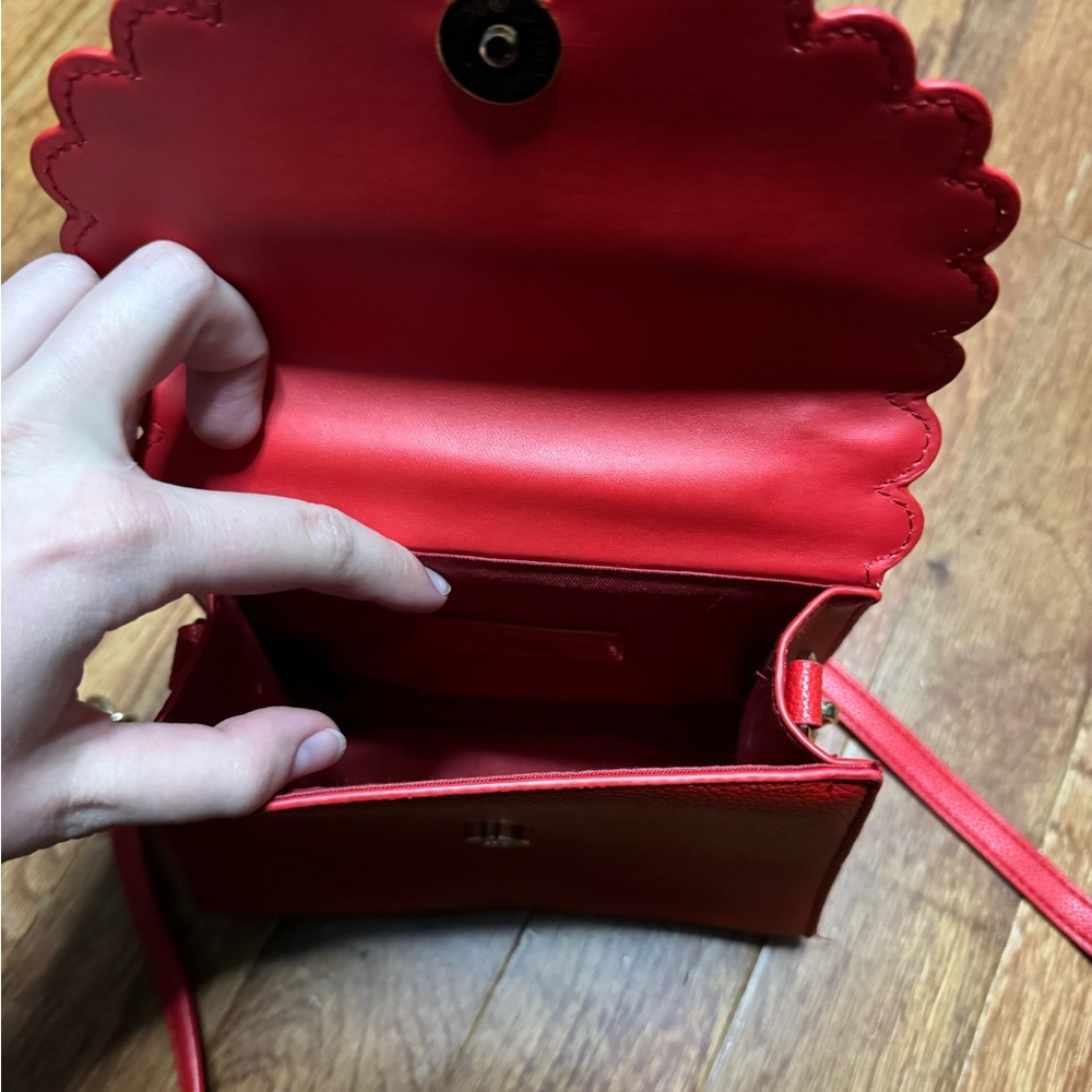 Red purse - Picture 2 of 3